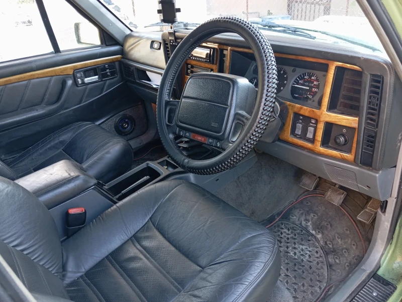 Jeep Cherokee, снимка 6 - Автомобили и джипове - 48625314