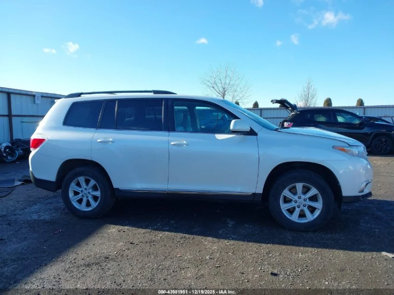 Toyota Highlander 3.5L V-6 DOHC, VVT, 270HP All Wheel Drive, снимка 5 - Автомобили и джипове - 53100826