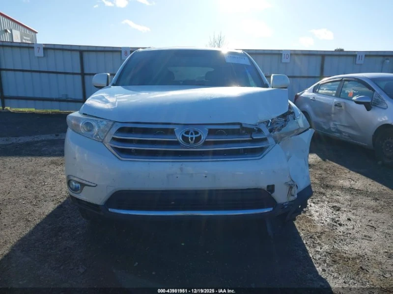 Toyota Highlander 3.5L V-6 DOHC, VVT, 270HP All Wheel Drive, снимка 4 - Автомобили и джипове - 53100826