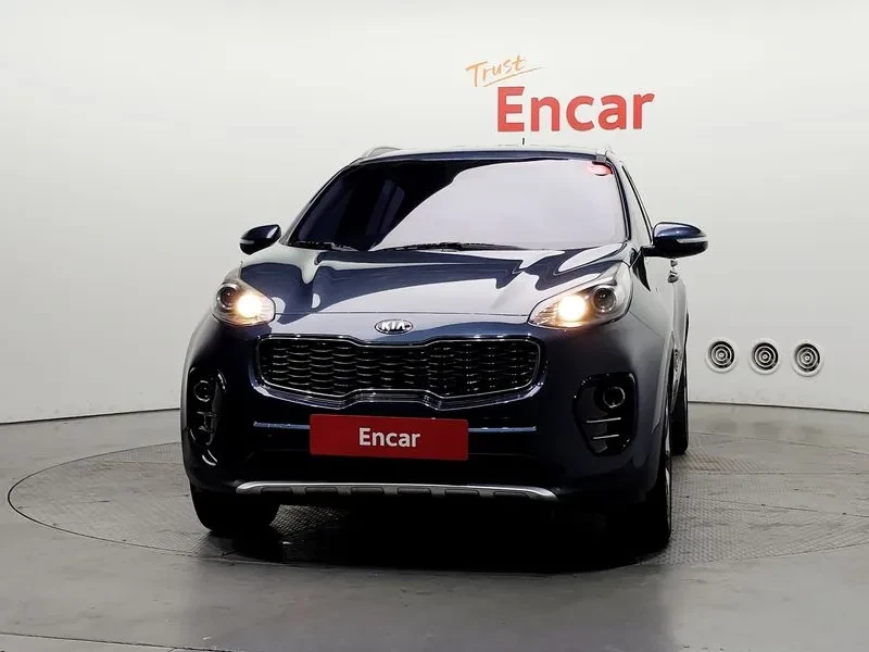 Kia Sportage 2.0 CRDi 4WD, снимка 3 - Автомобили и джипове - 54275112