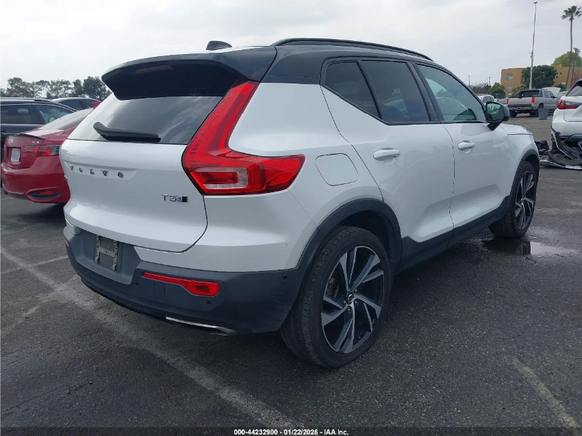 Volvo XC40 T5 R-Design* AWD* DIGITAL* ПОДГРЕВ*  - изображение 6