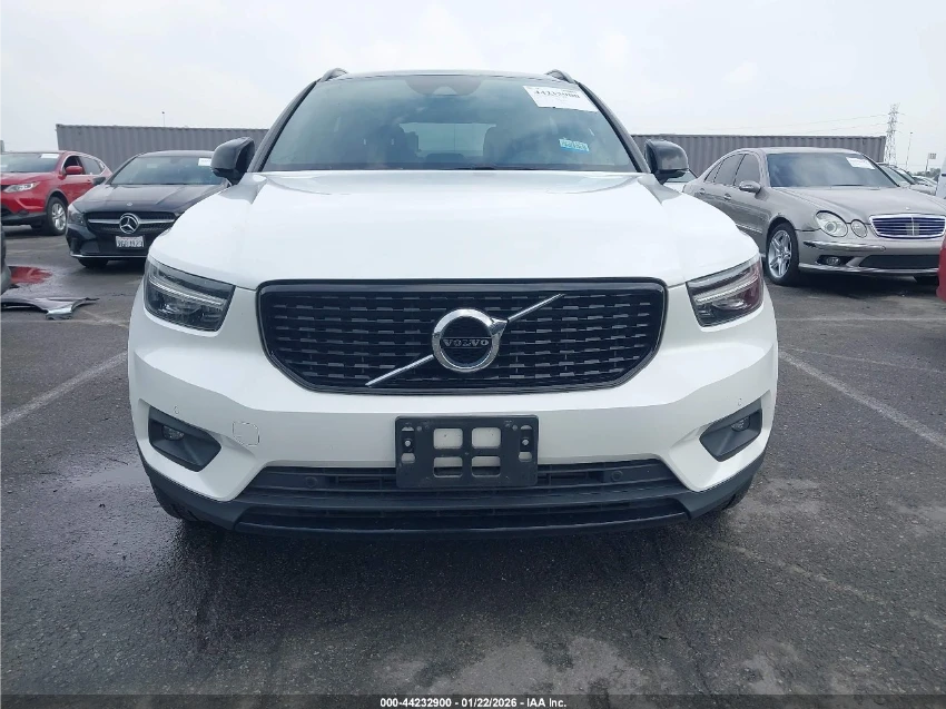 Volvo XC40 T5 R-Design* AWD* DIGITAL* ПОДГРЕВ*  - изображение 2