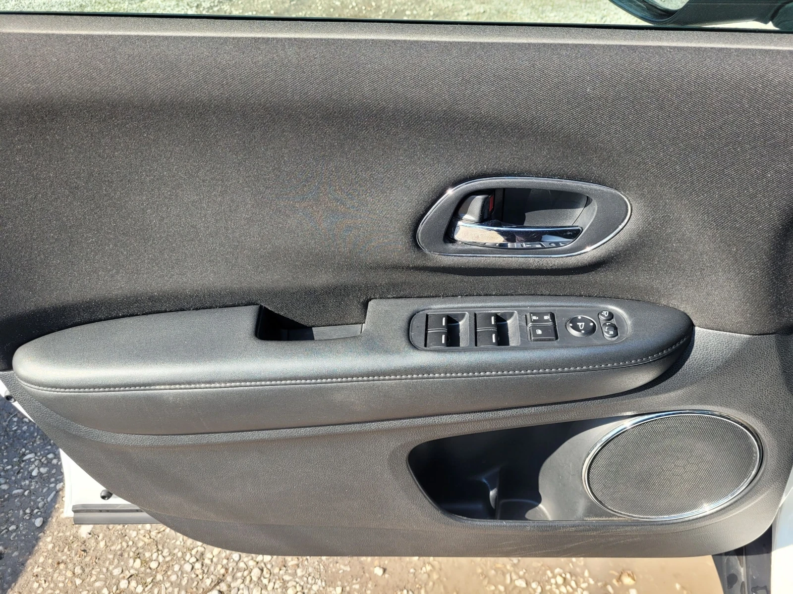 Honda Hr-v 1.5 i-vtec automatic , снимка 14 - Автомобили и джипове - 53645859