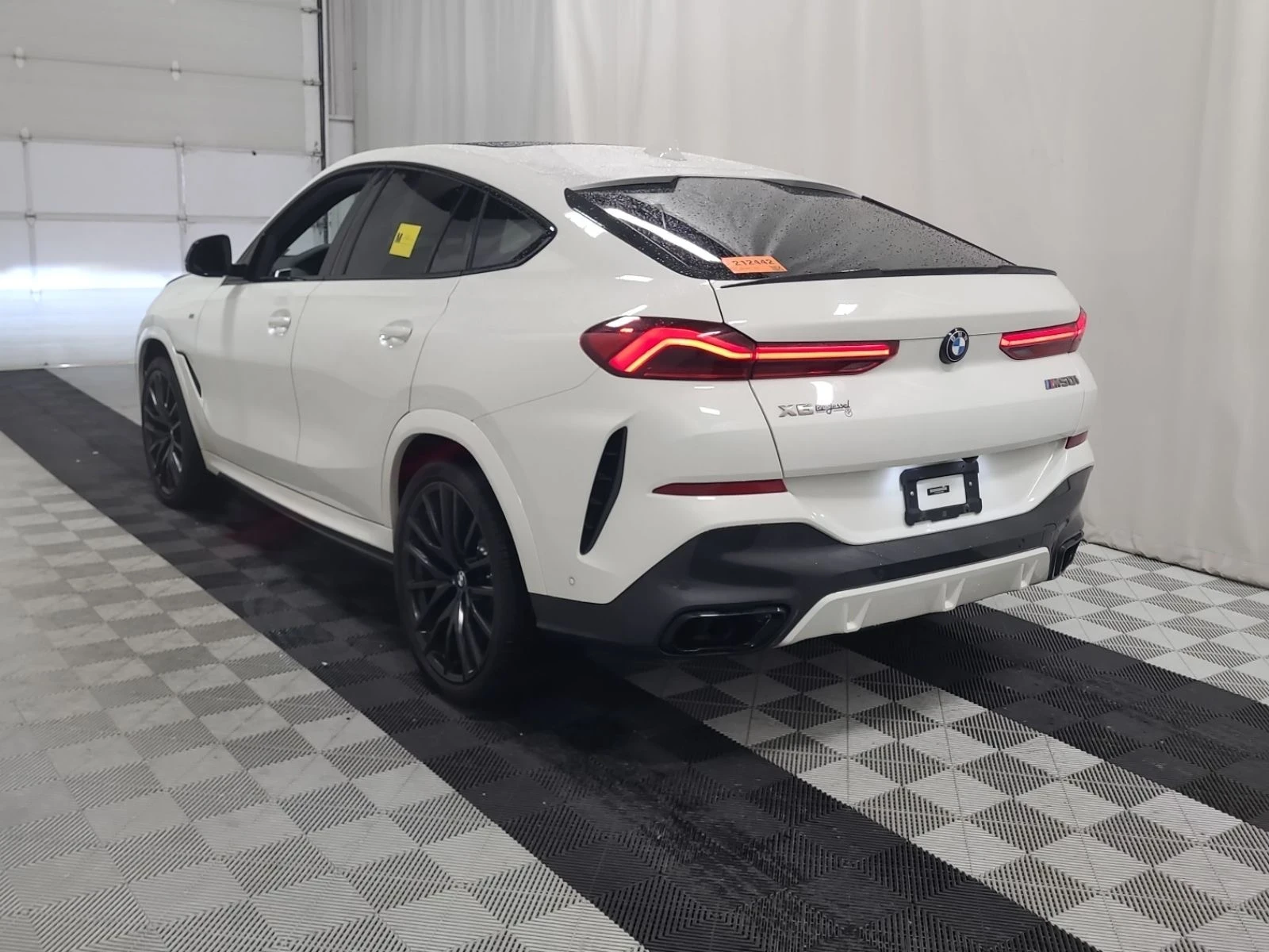 BMW X6 M50I* Pano* Laser* H/K* Подгрев* , снимка 4 - Автомобили и джипове - 54068357
