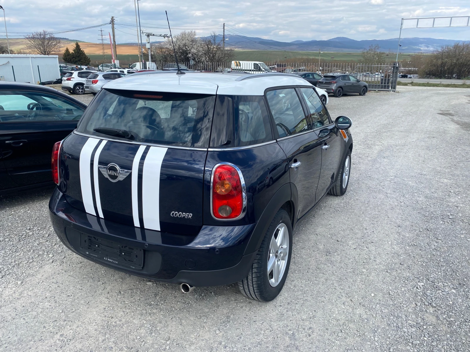 Mini Countryman 1.6i Кожа Панорама Нави, снимка 4 - Автомобили и джипове - 54729373