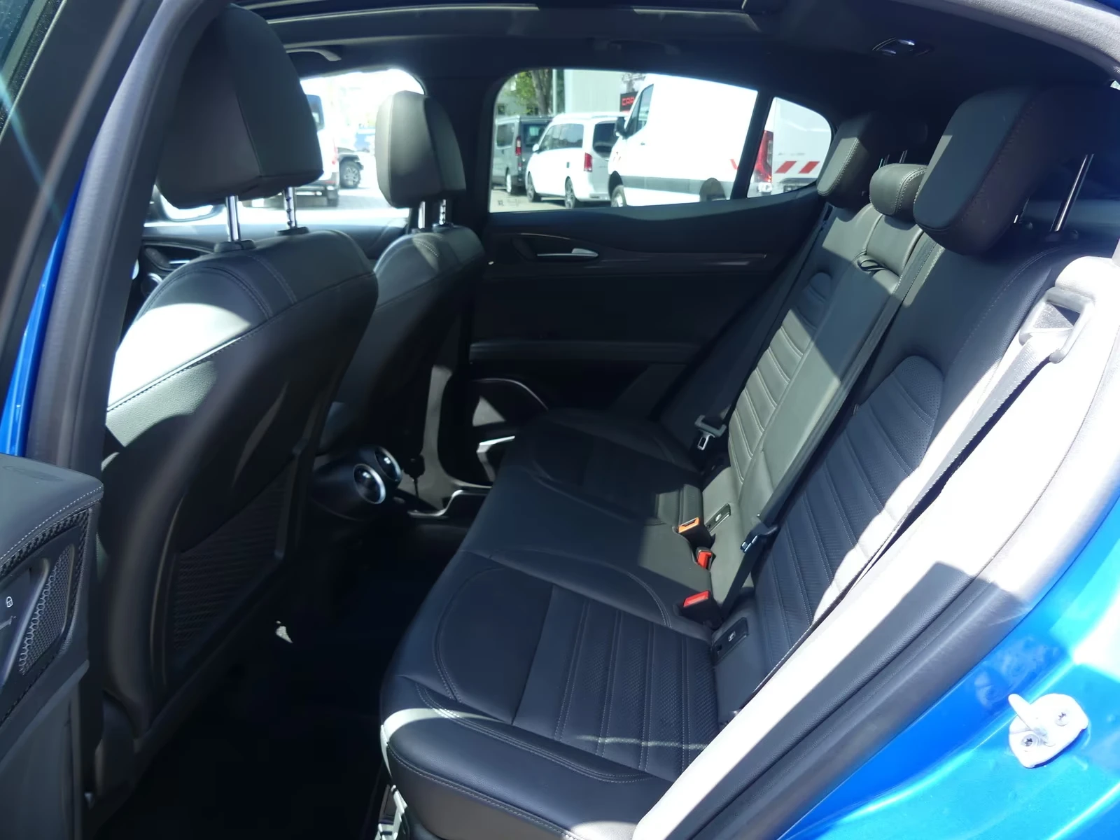 Alfa Romeo Stelvio Q4 QUADRIFOGLIO/510HP/BI-TUR/PANO/ACC/CAM/306h, снимка 12 - Автомобили и джипове - 55444575