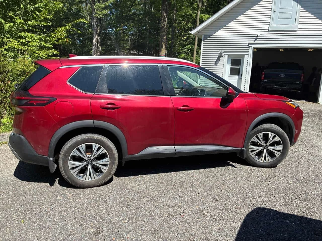 Nissan Rogue * SV * CARFAX * ОПЦИЯ ЗА ФИНАНСИРАНЕ, снимка 3 - Автомобили и джипове - 55647635