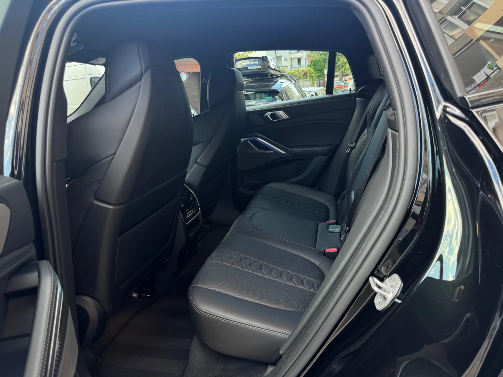 BMW X6 M 11.000km!!КАТО НОВ!, снимка 8 - Автомобили и джипове - 56092114