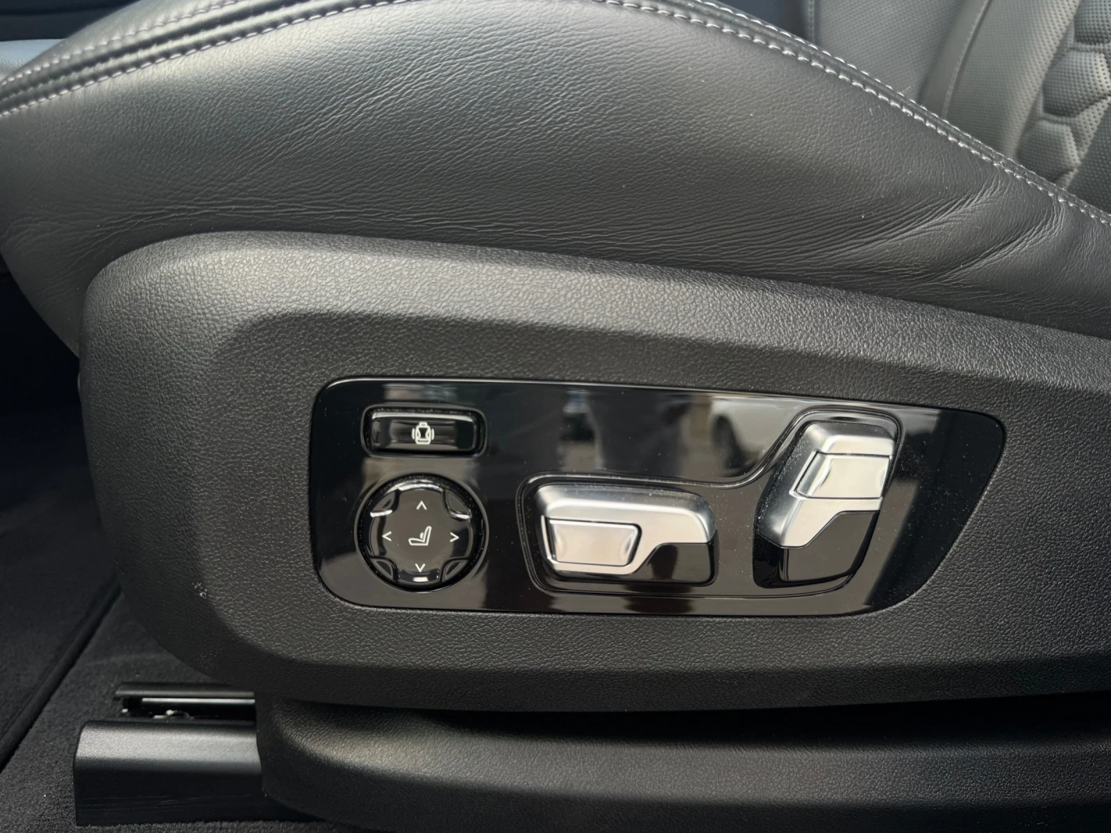 BMW X6 M 11.000km!!КАТО НОВ!, снимка 13 - Автомобили и джипове - 56092114