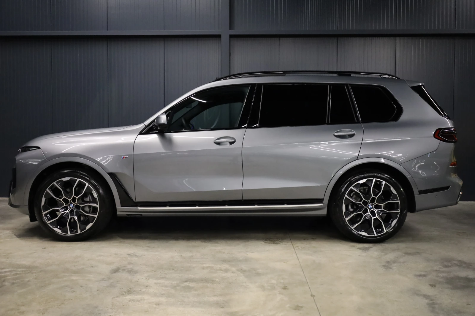BMW X7 M SPORT PRO* XDRIVE* SWAROVSKI* SKY LOUNGE* 360*  | Mobile.bg � ����������� 3