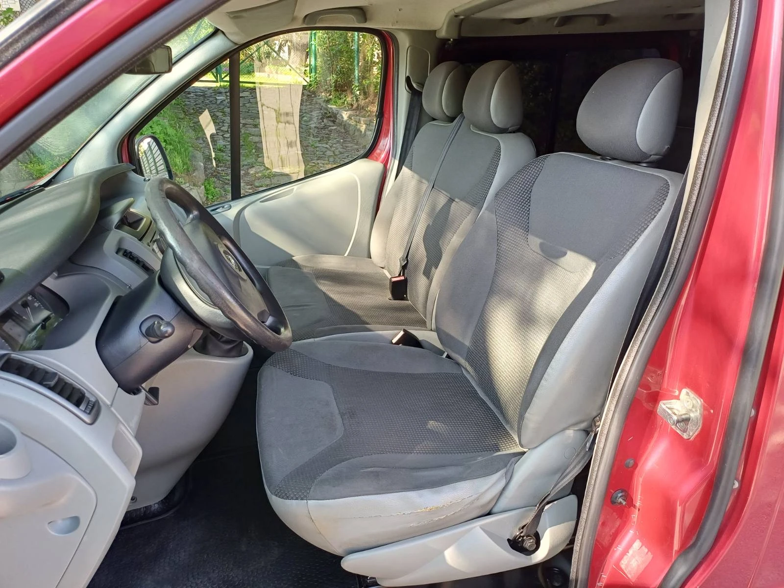 Opel Vivaro 2.5CDTI 8 + 1 - изображение 10
