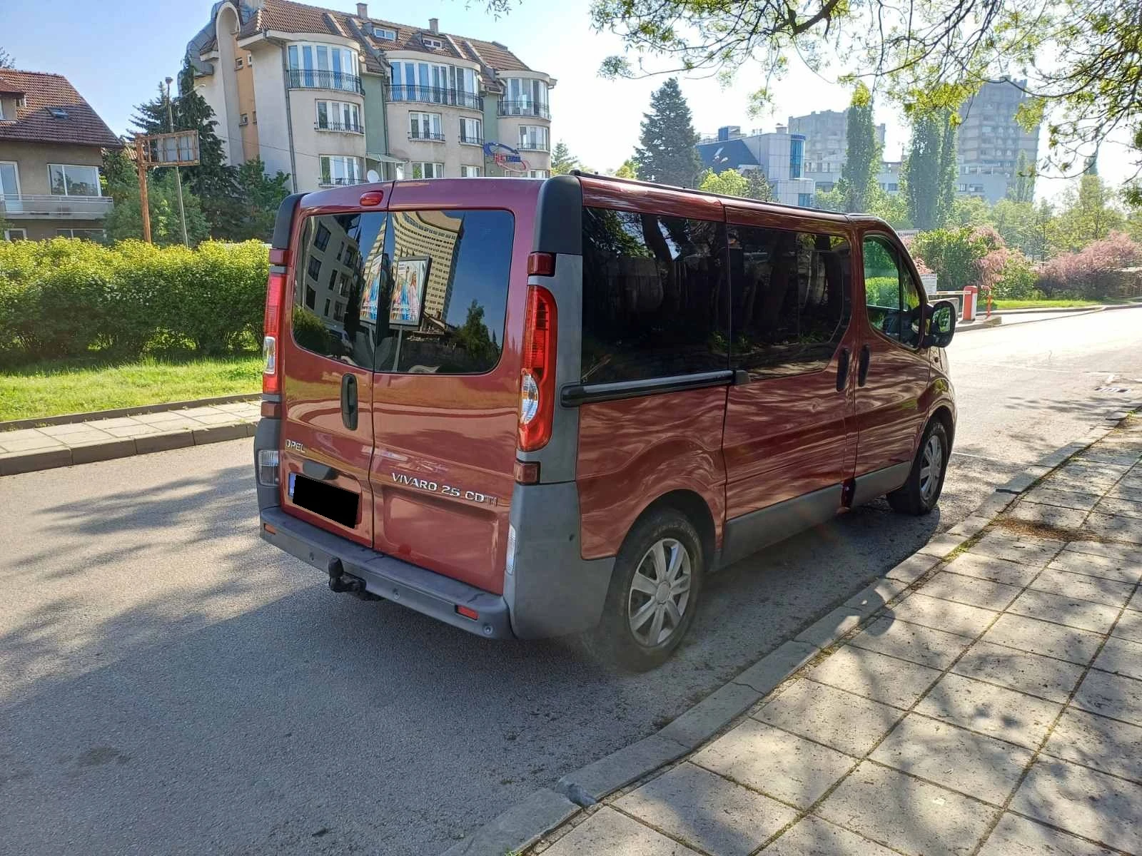 Opel Vivaro 2.5CDTI 8 + 1 - изображение 6