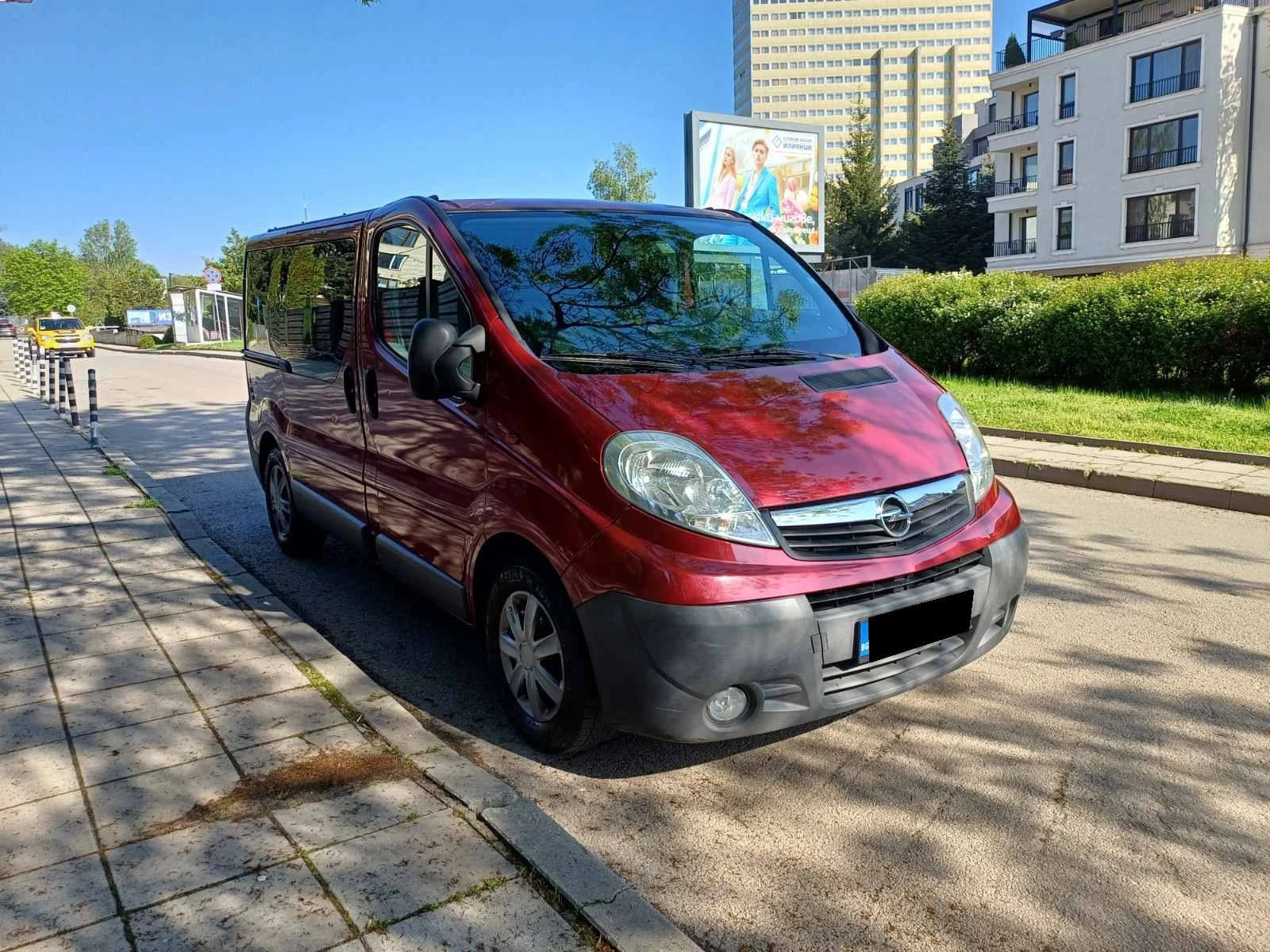 Opel Vivaro 2.5CDTI 8 + 1 - изображение 7