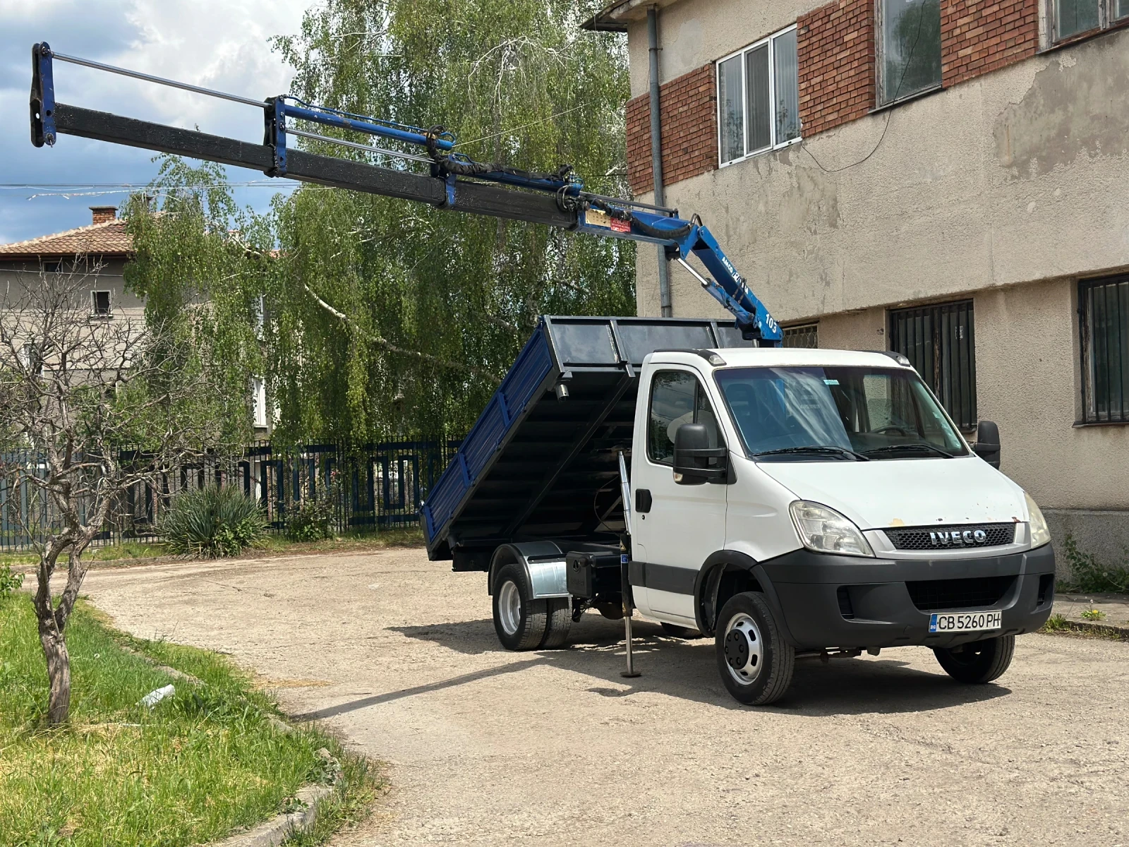 Iveco 35c13 Самосвал с Кран N1, регистриран, снимка 2 - Бусове и автобуси - 54806927