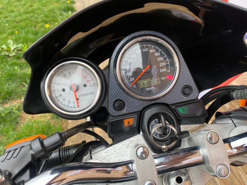 Suzuki SV 650cc 11k км!, снимка 11 - Мотоциклети и мототехника - 49654013