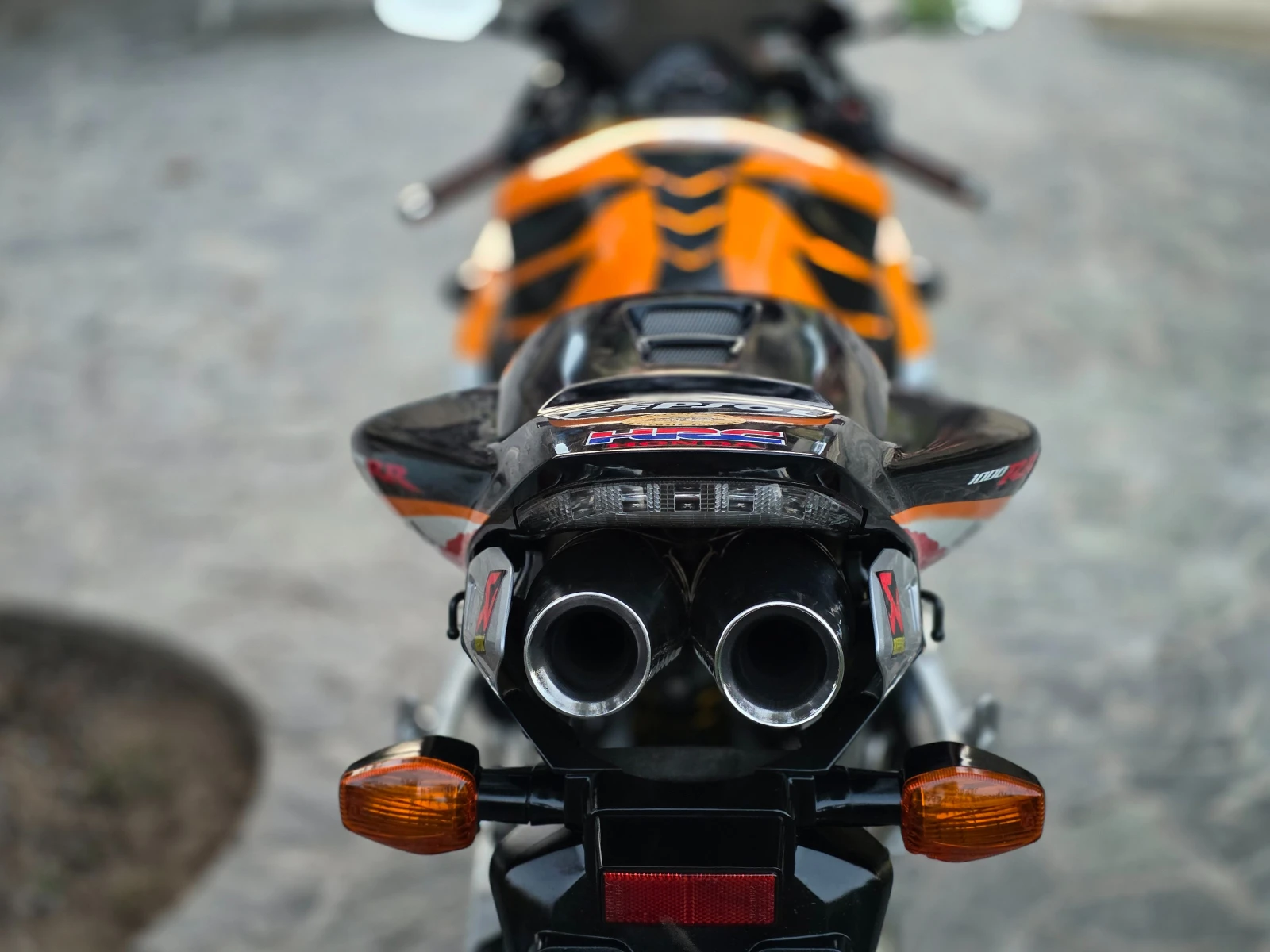 Honda Cbr 1000 ЛИЗИНГ REPSOL, снимка 8 - Мотоциклети и мототехника - 55647417