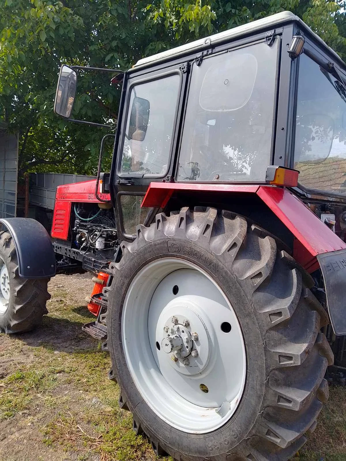 Трактор Беларус 1221, снимка 3 - Селскостопанска техника - 55299194