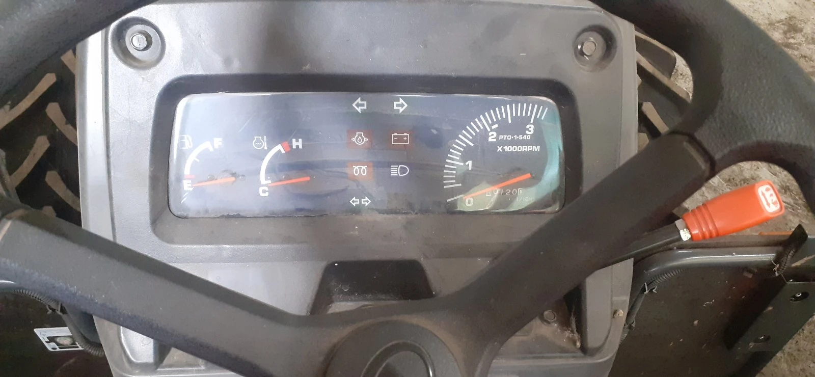Трактор Kubota L4100, снимка 8 - Селскостопанска техника - 56463351