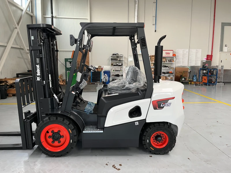 Мотокар Bobcat D35NXP