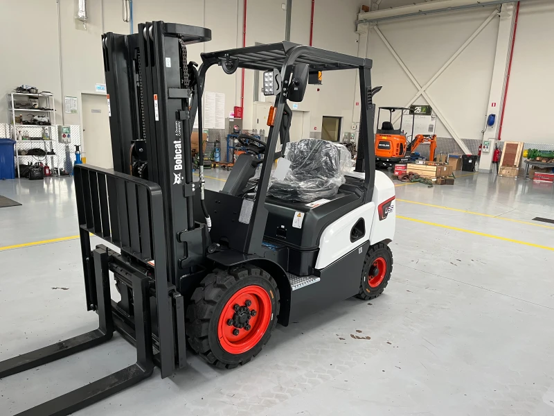 Мотокар Bobcat D35NXP, снимка 9 - Индустриална техника - 51264089