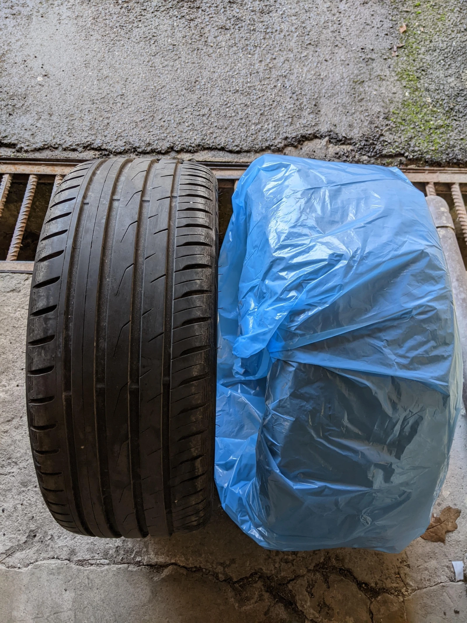 Гуми Летни 215/40R17