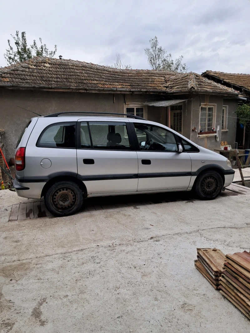 Opel Zafira 2.0, снимка 2 - Автомобили и джипове - 47474027