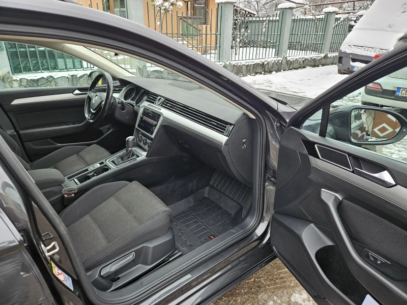 VW Passat 2.0 TDI Comfort Line, снимка 11 - Автомобили и джипове - 49488864