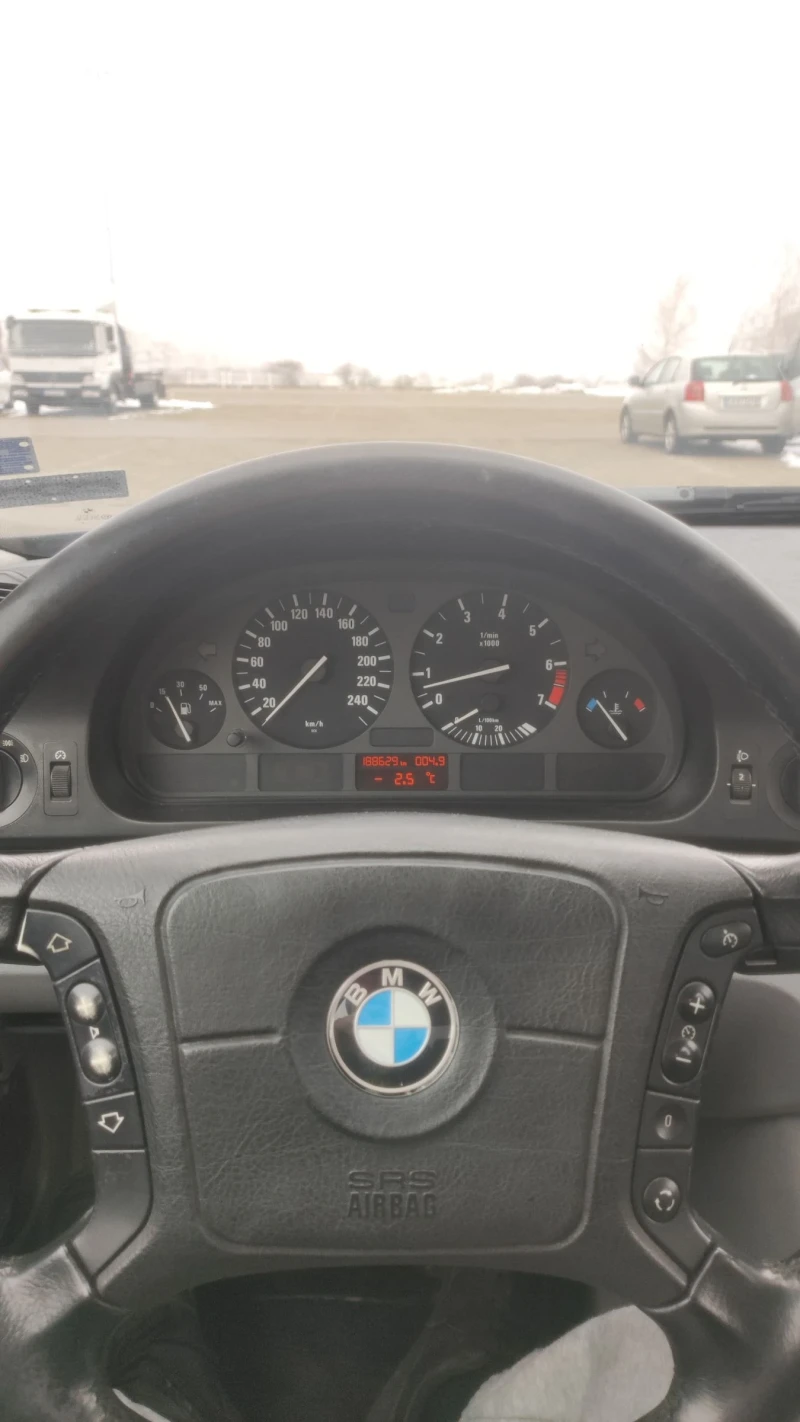 BMW 523 2.5, снимка 8 - Автомобили и джипове - 48741439