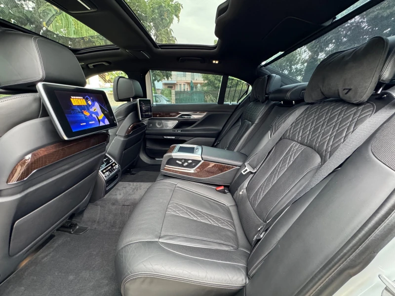 BMW 750 IL xDrive, снимка 16 - Автомобили и джипове - 52542930