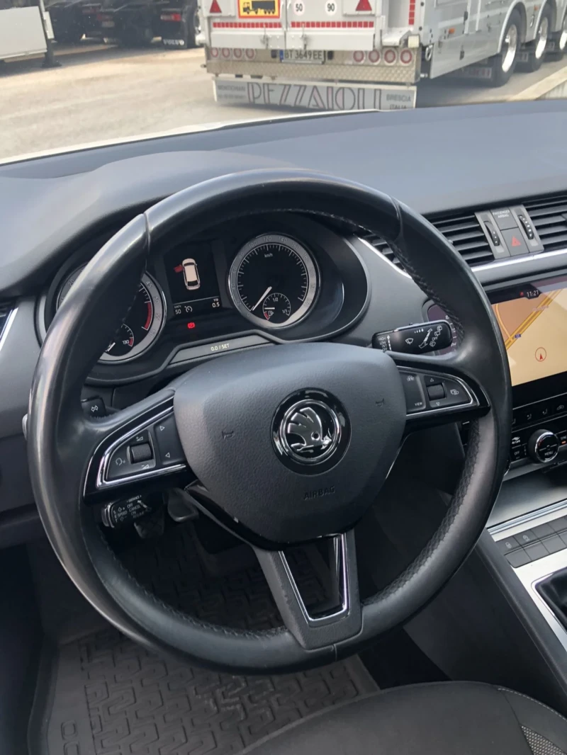 Skoda Octavia 1.6TDI    4х4       SWISS , снимка 8 - Автомобили и джипове - 52792519