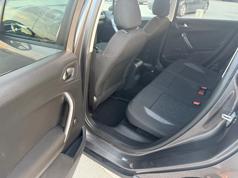 Peugeot 2008 1.2 PureTech нов внос Дания, снимка 11 - Автомобили и джипове - 52160832