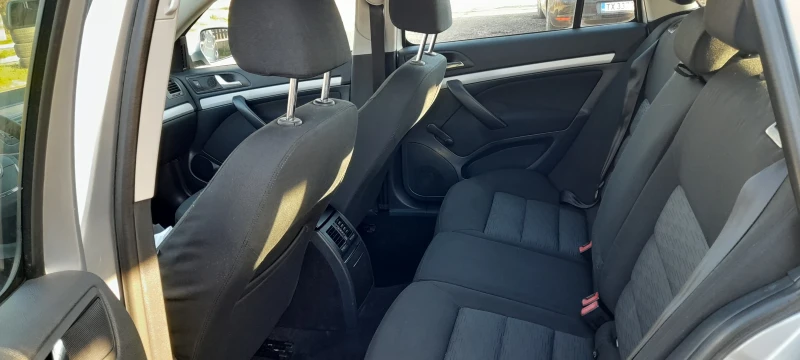 Skoda Octavia Комби, снимка 6 - Автомобили и джипове - 52828074