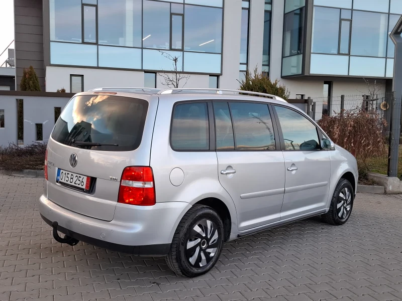 VW Touran 1.9TDI* (105кс)* ABTOMAT* * НОВ ВНОС* * , снимка 6 - Автомобили и джипове - 53450358