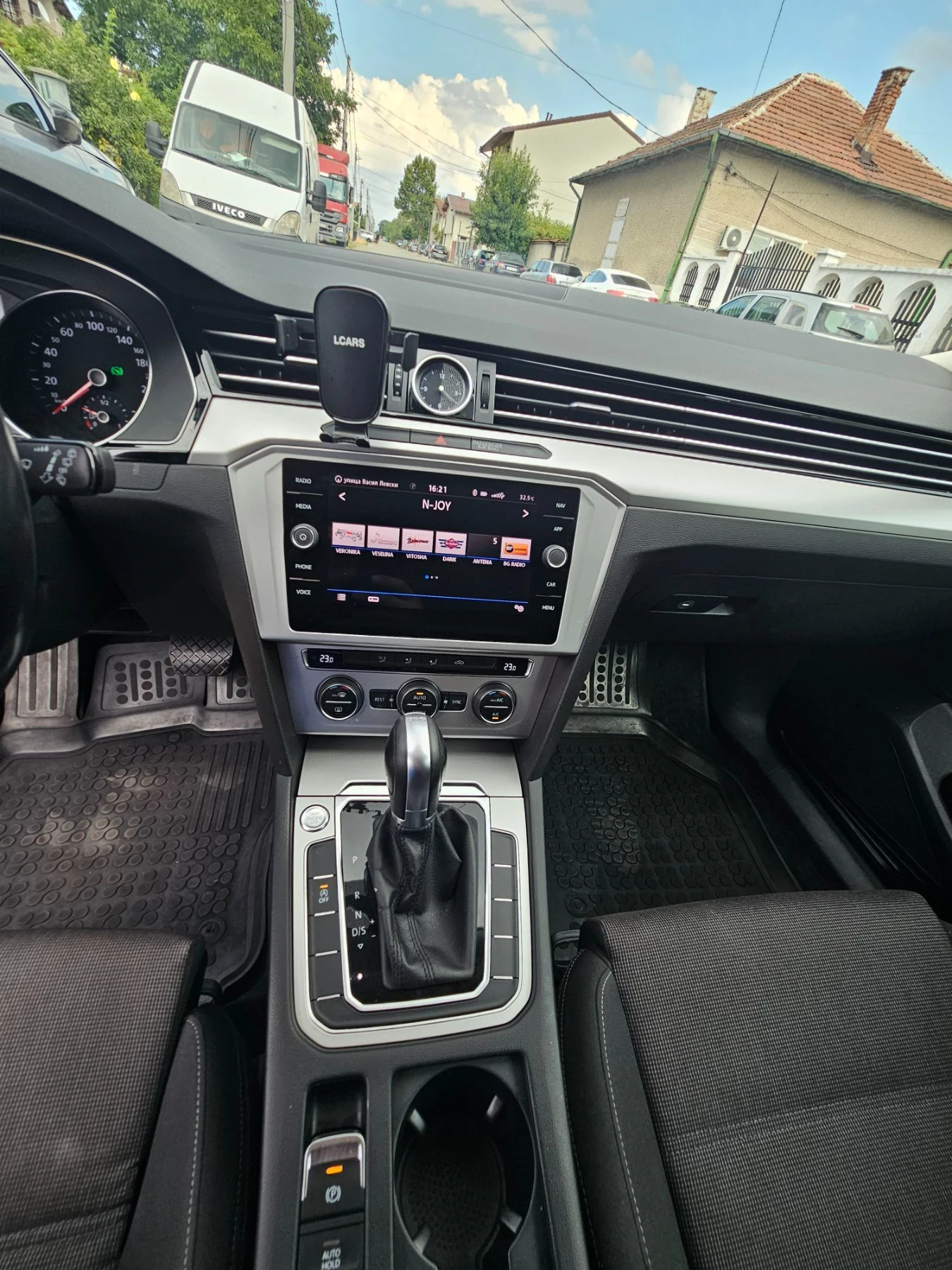 VW Passat 2.0 TDI Comfort Line, снимка 15 - Автомобили и джипове - 50944585