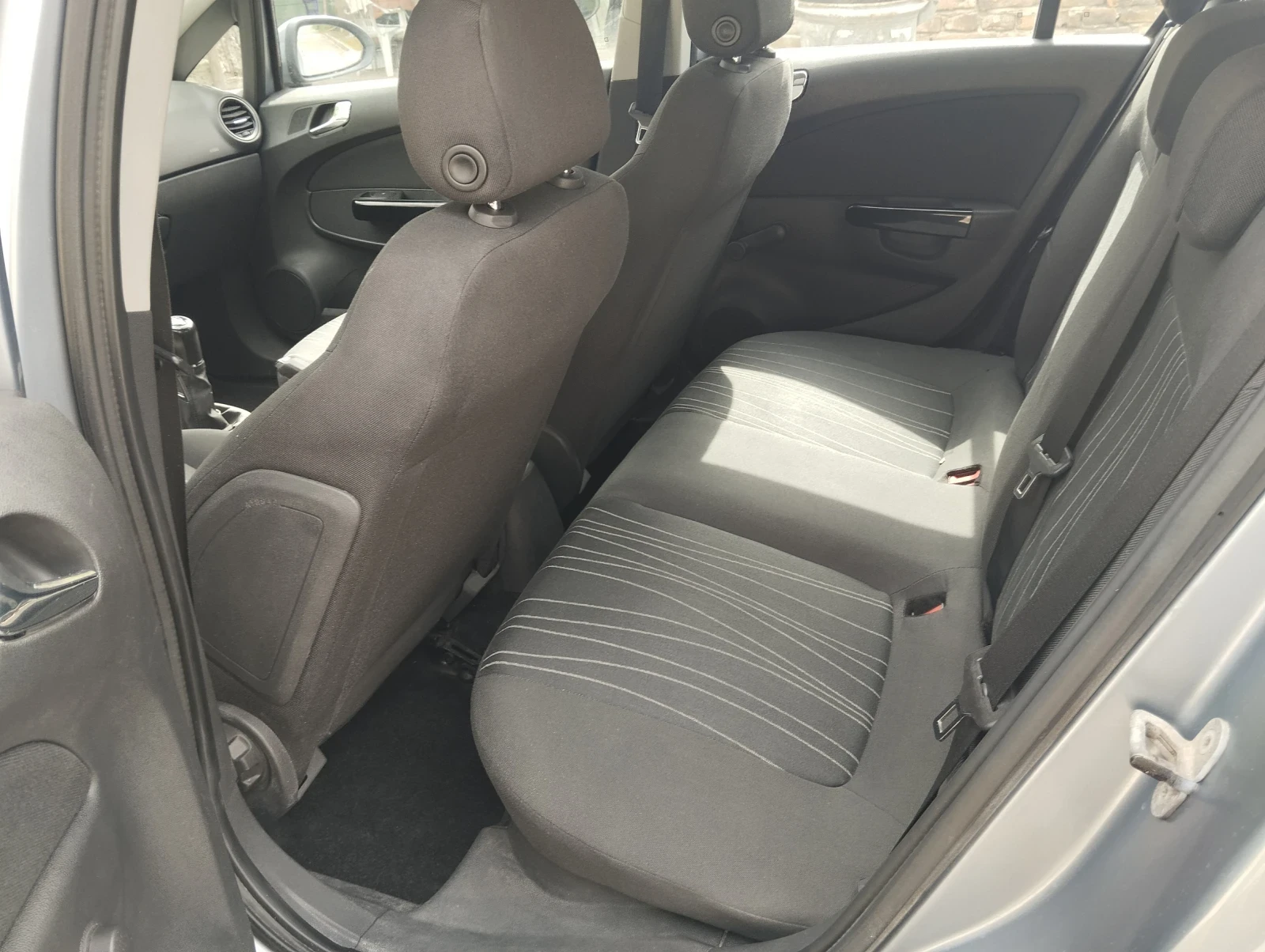 Opel Corsa D 1.2i - изображение 7