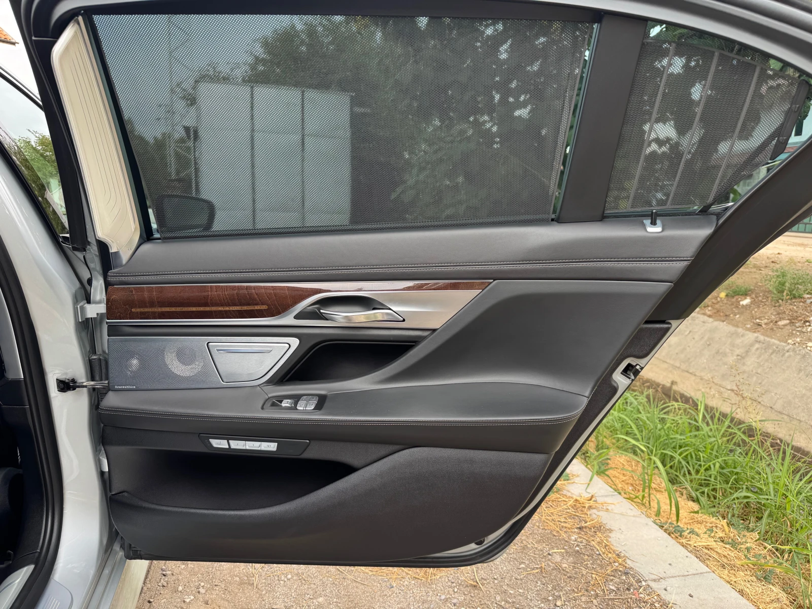 BMW 750 IL xDrive - изображение 10