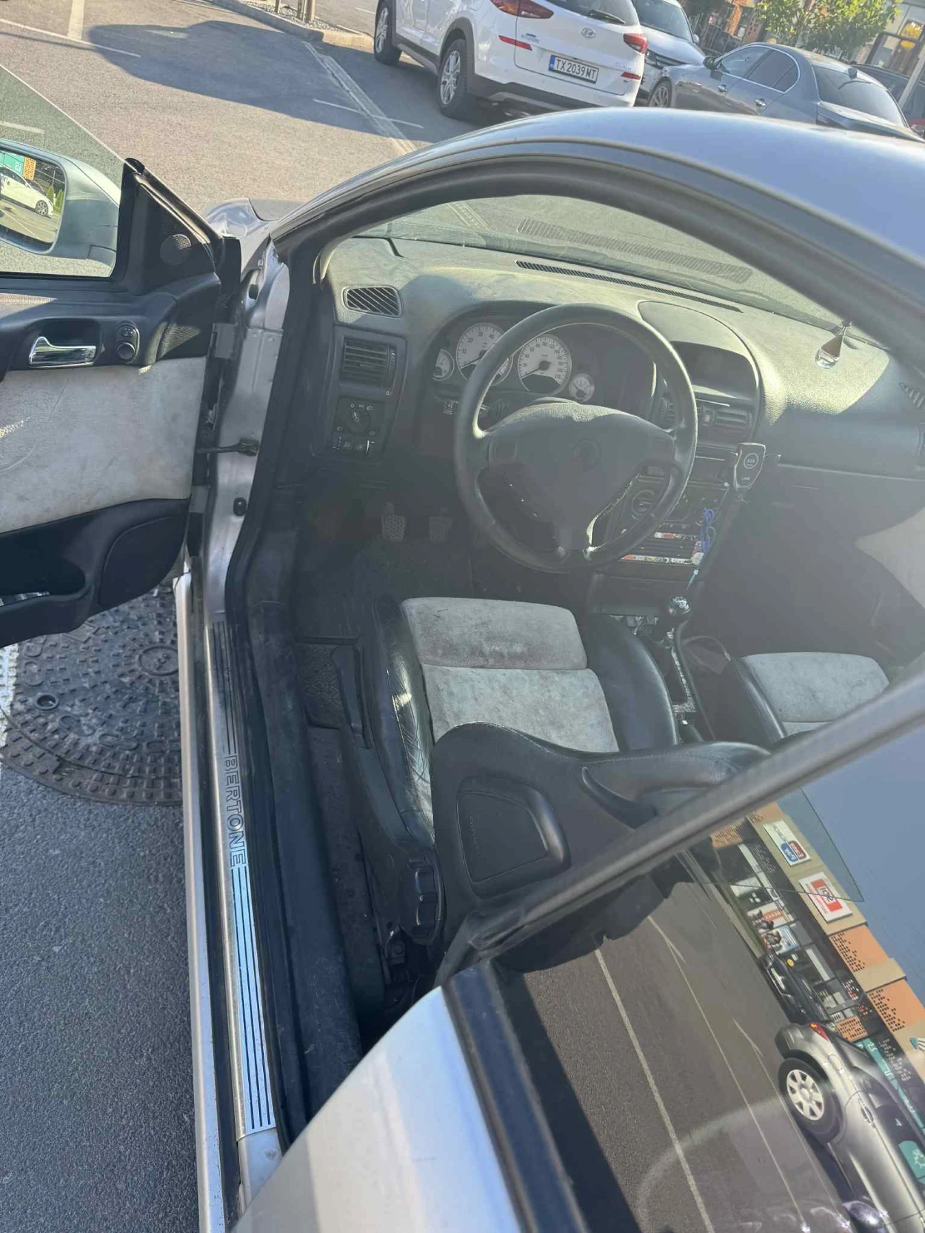 Opel Astra Bertone 1.8 16V  - изображение 5
