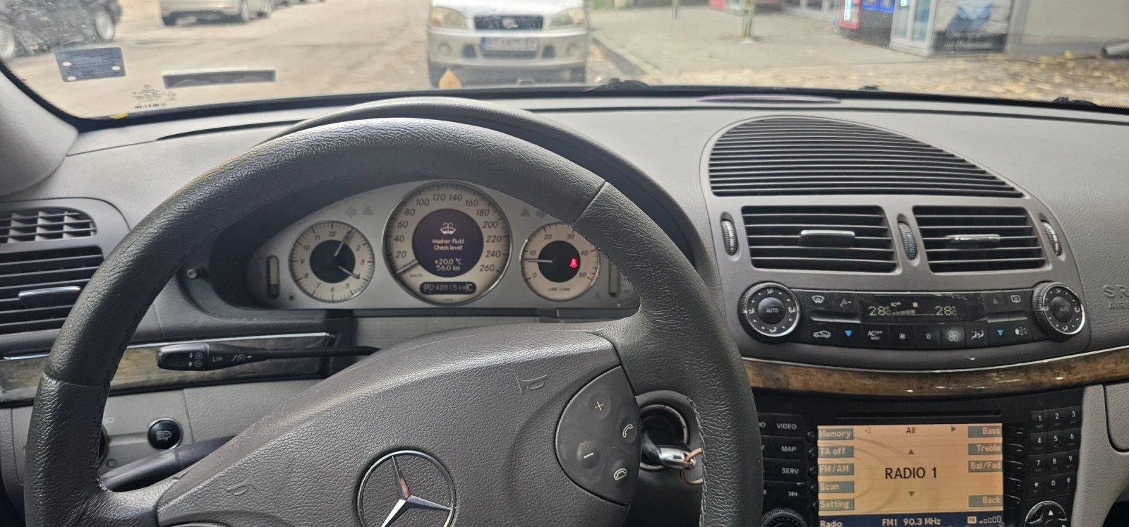 Mercedes-Benz E 320  - изображение 2