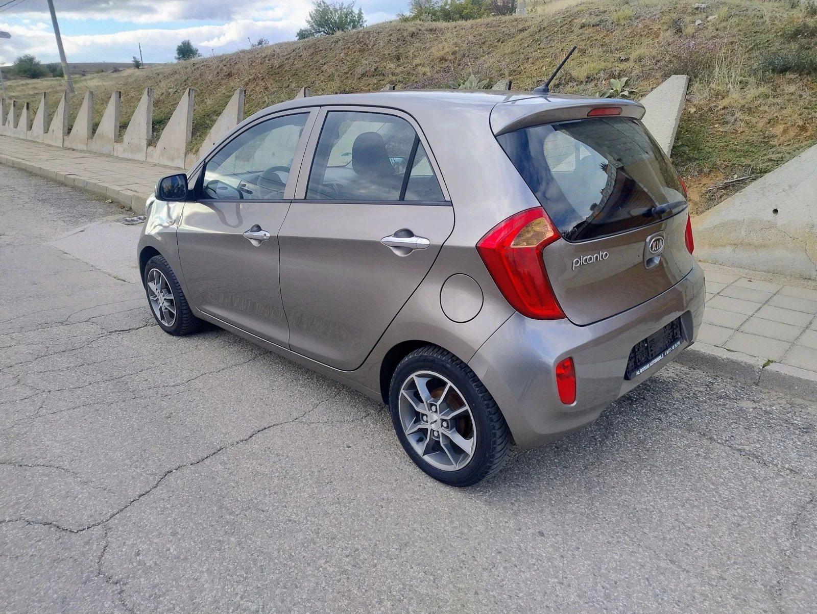 Kia Picanto 1.0 i - изображение 4