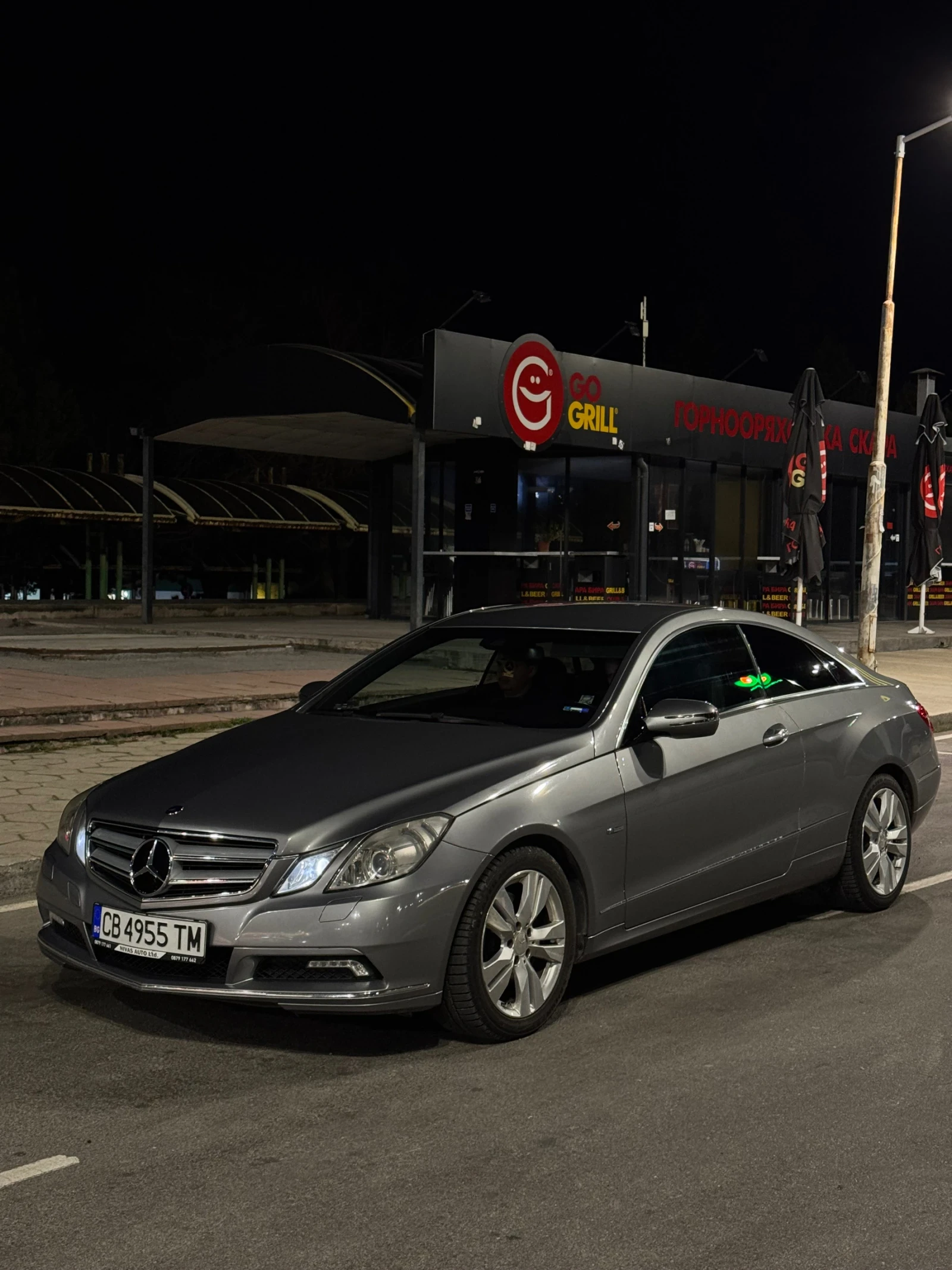 Mercedes-Benz E 350 Купе, снимка 13 - Автомобили и джипове - 53817738