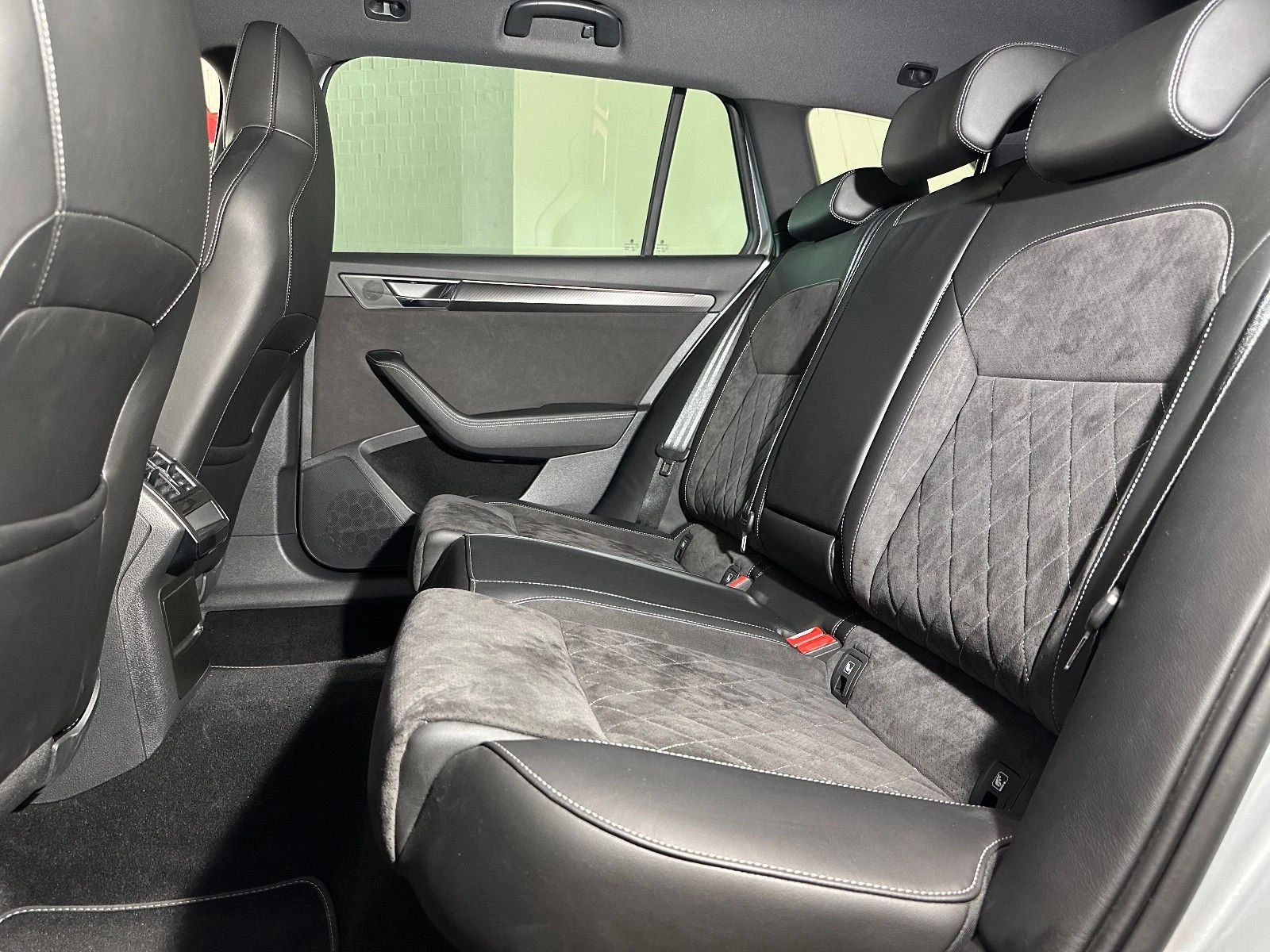 Skoda Superb 2.0 TDI 7 DSG Sportline | Mobile.bg � ����������� 12