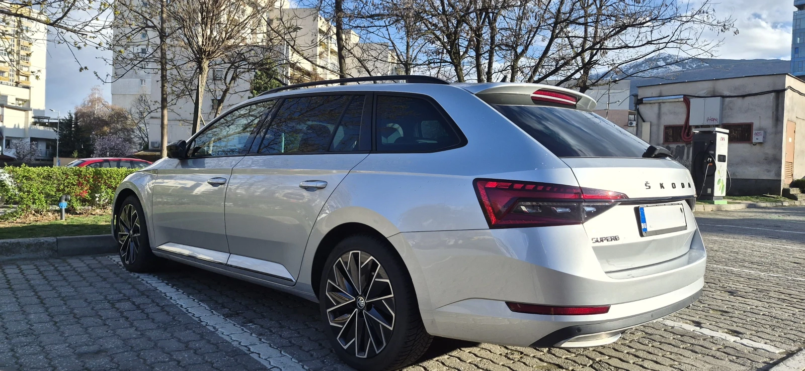 Skoda Superb 2.0 TDI 7 DSG Sportline, снимка 7 - Автомобили и джипове - 54079055