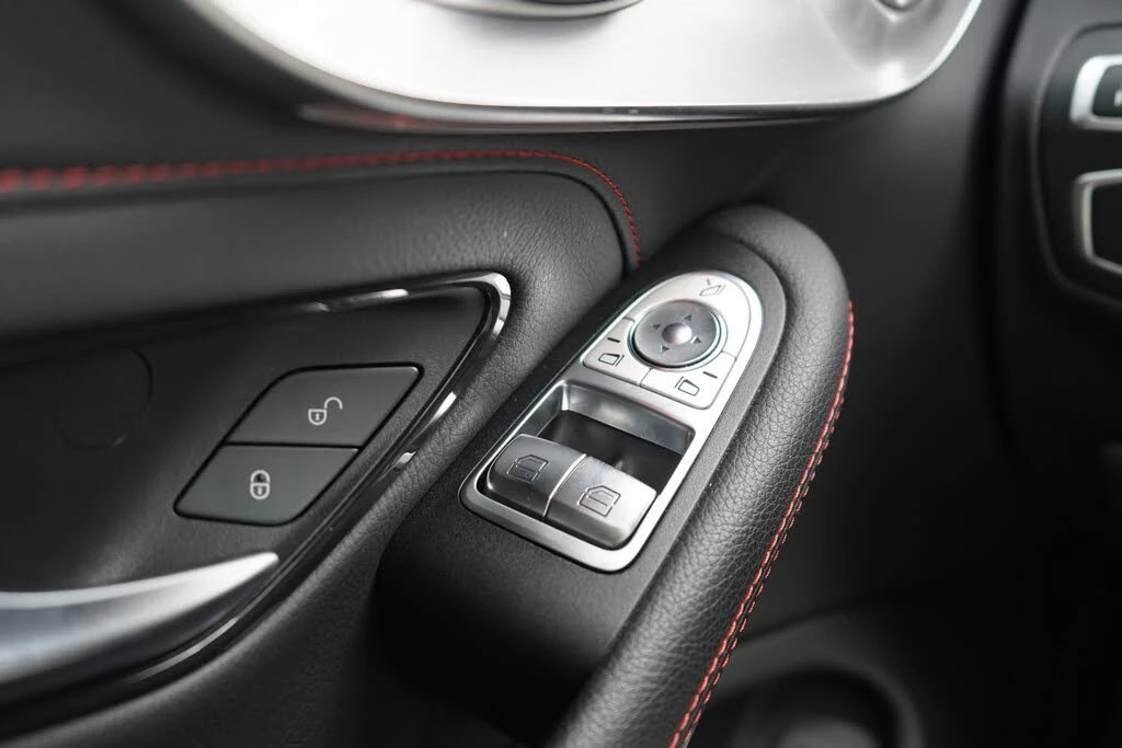 Mercedes-Benz C 43 AMG АвтоКредит* (ЦЕНА ДО БГ), снимка 13 - Автомобили и джипове - 54129137