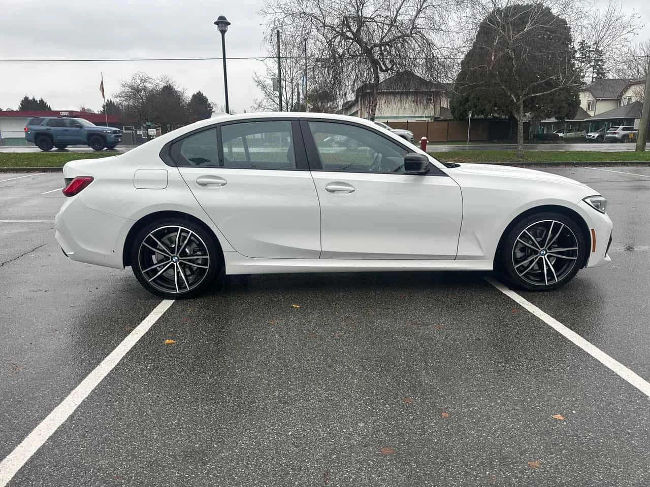 BMW 330 * 330e xDrive Plug In Hybrid * ШИБИДАХ* ПОДГРЕВ* , снимка 3 - Автомобили и джипове - 54152933