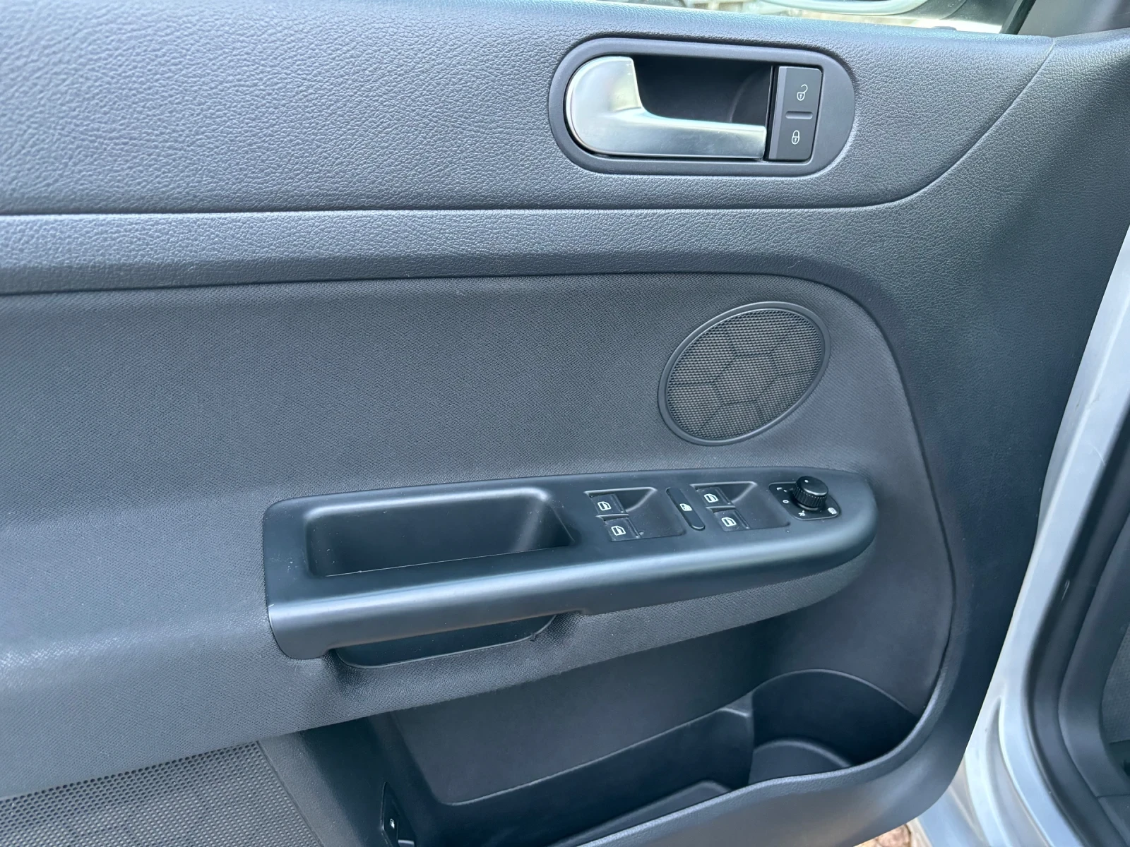 VW Golf Plus 1.4 TSI, снимка 12 - Автомобили и джипове - 54196049