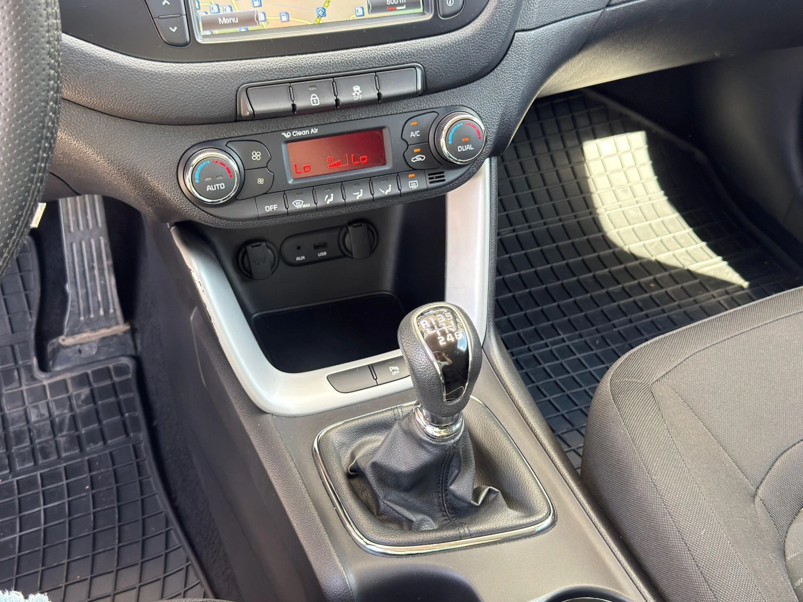 Kia Ceed 1.6crdi, снимка 13 - Автомобили и джипове - 54691103