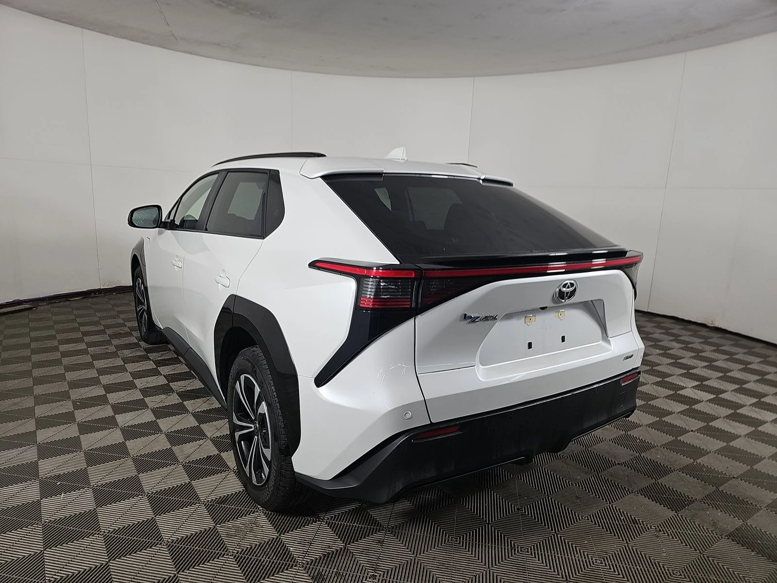 Toyota bZ4X XLE AWD | Mobile.bg � ����������� 6