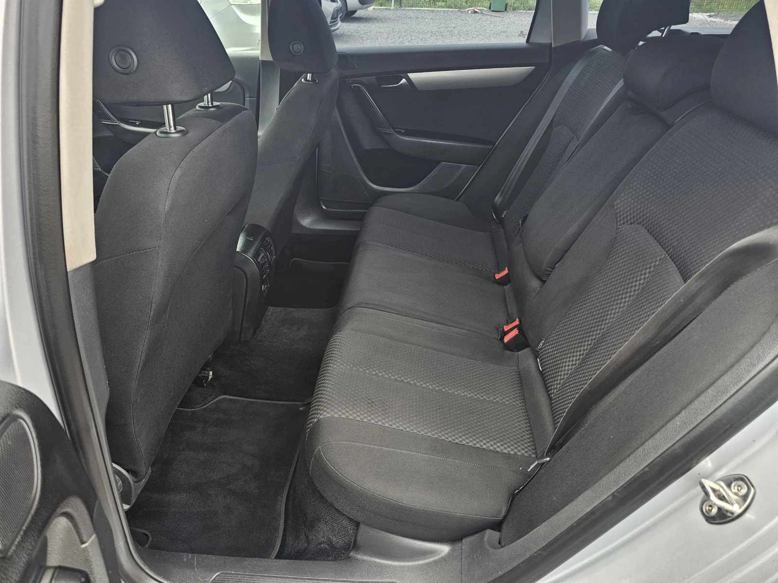VW Passat 2.0TDI 140K.C.NAVI!!! | Mobile.bg � ����������� 12