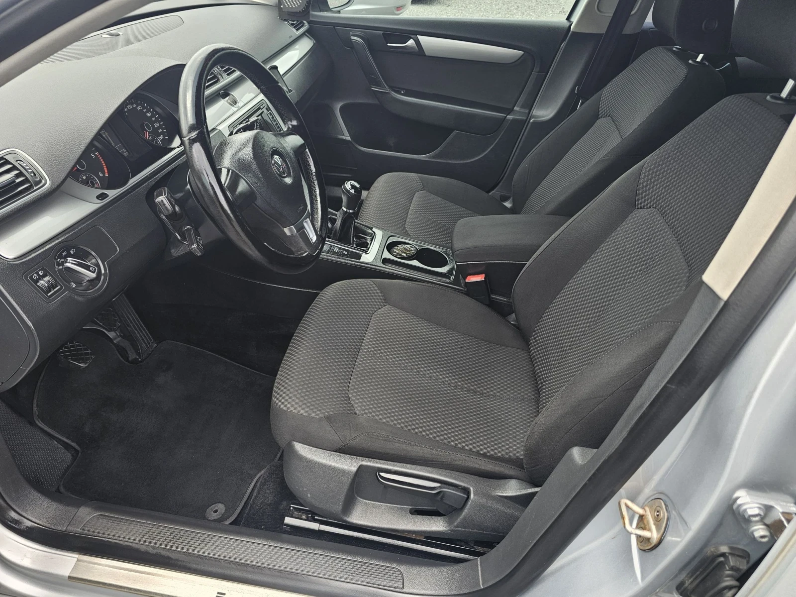VW Passat 2.0TDI 140K.C.NAVI!!! | Mobile.bg � ����������� 9