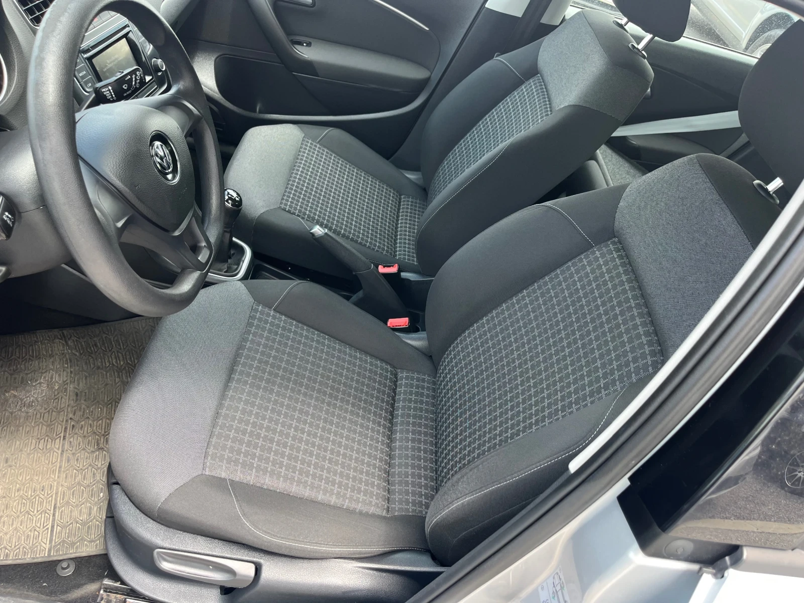 VW Polo, снимка 6 - Автомобили и джипове - 55030700